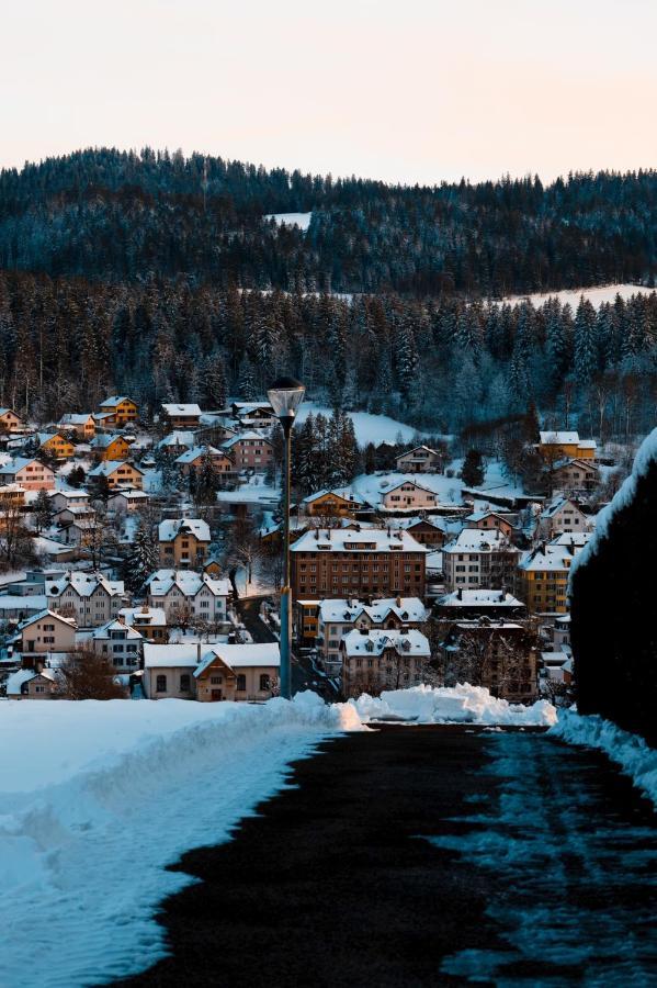 Appartement Douces Heures Avec Parking Couvert Prive Ле-Локль Екстер'єр фото