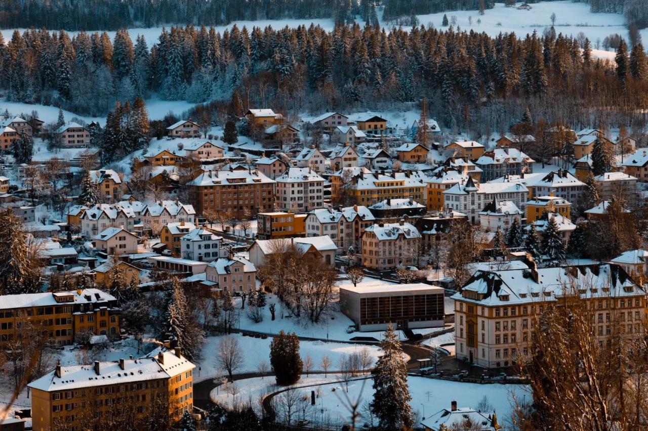 Appartement Douces Heures Avec Parking Couvert Prive Ле-Локль Екстер'єр фото
